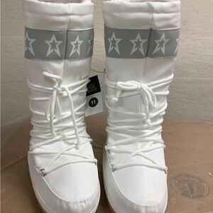 Wild Fable White Lace-Up Boots with Star Design